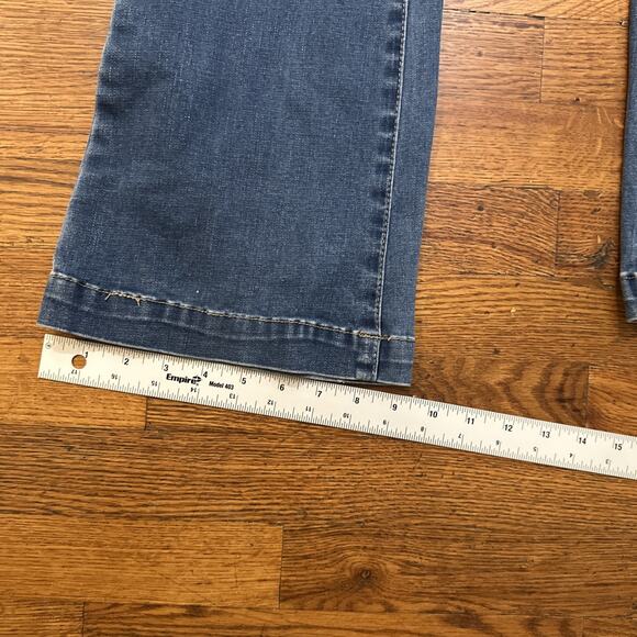 YMI bell Bottom Button Fly High Waisted Women’s Jeans Size 3/26 Distressed - Picture 15 of 16